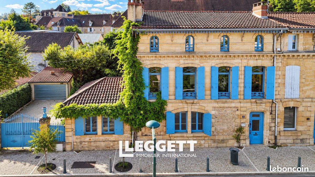 Maison 11 pièces 323 m² · à Sarlat-la-Canéda · 323 m² · 976 500 €