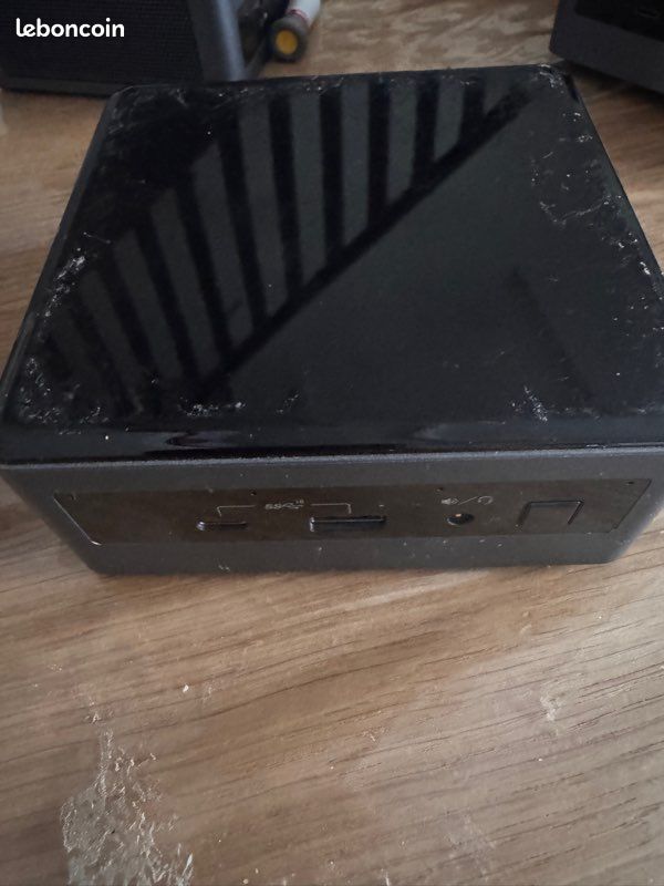Nuc 10 i5 FNH (image 2)