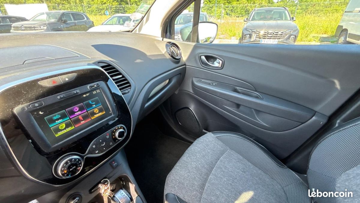Renault Captur TCe 150 FAP EDC Intens (image 24)