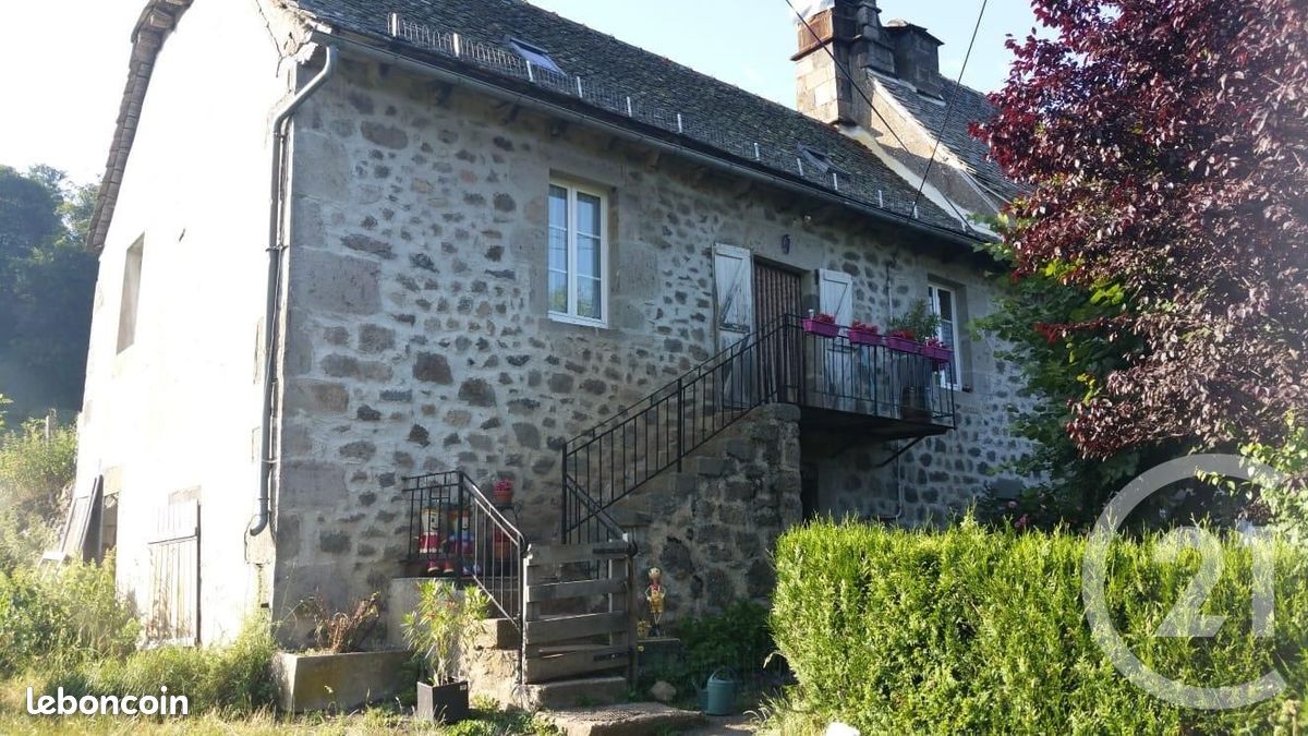 Maison 11 pièces 270 m² · à Mur-de-Barrez · 270 m² · 218 200 €