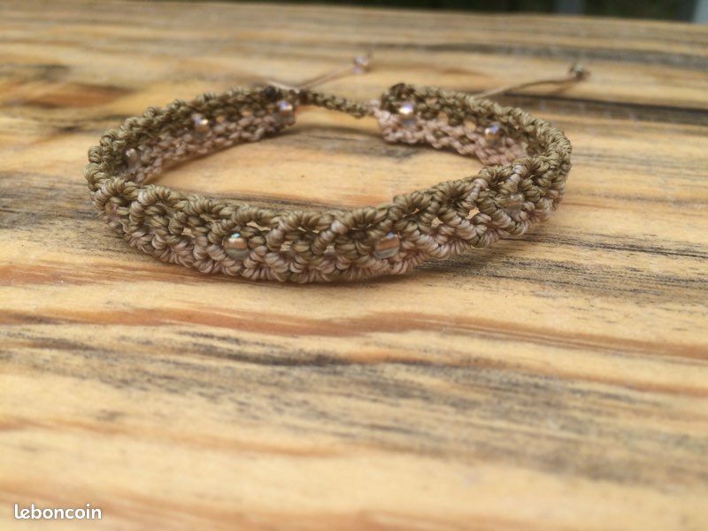 Bracelet (image 1)