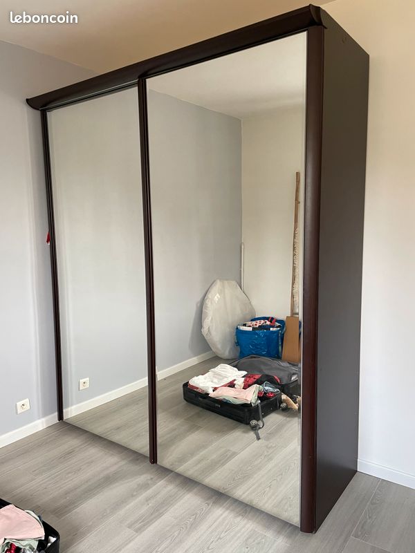 Armoire en bois (image 1)