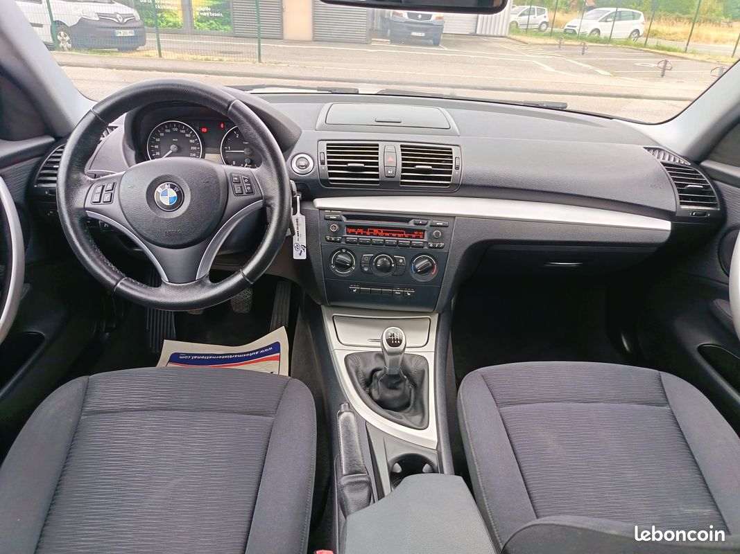 BMW Série 1 118d 143cv E82 Coupe Clim Régulateur Feux Auto Jantes 17 Radar AR 2.Main Garantie 12 Mois (image 5)