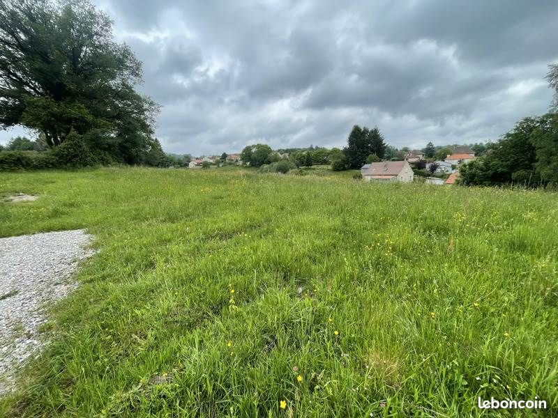 Terrain 1097 m² · à Leyme · 15 000 €