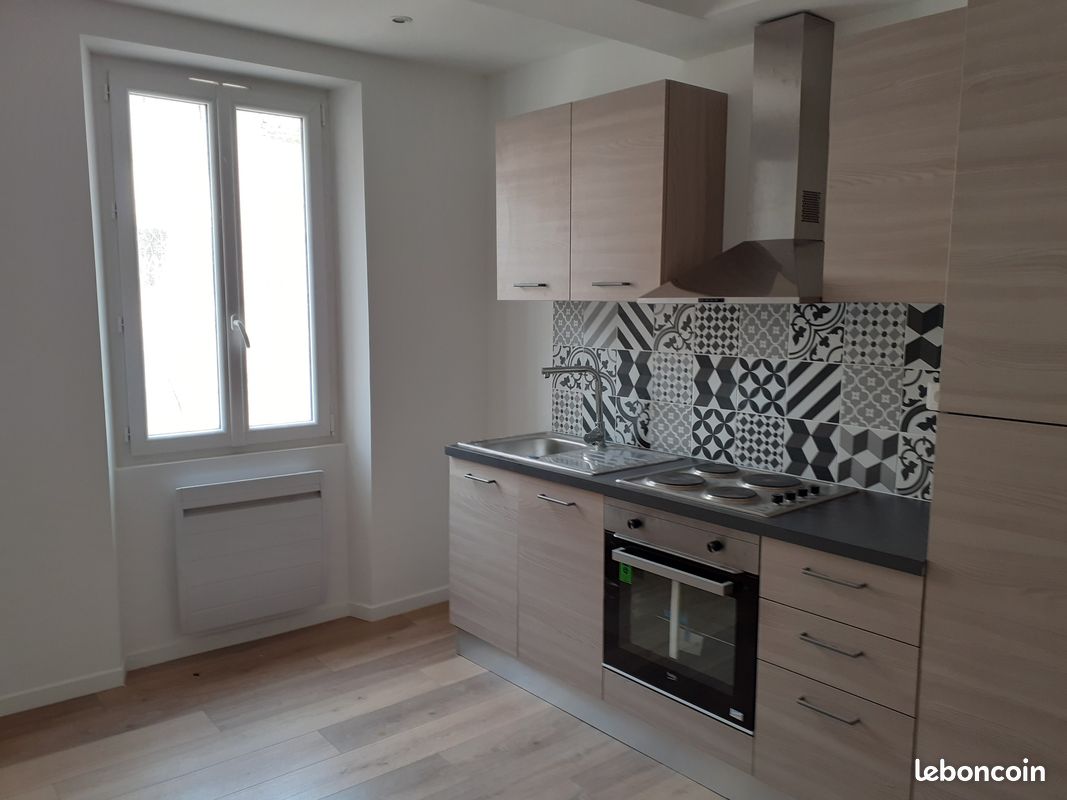 Appartement 2 pièces 28 m² · à Solliès-Toucas · 28 m² · 600 €/mois
