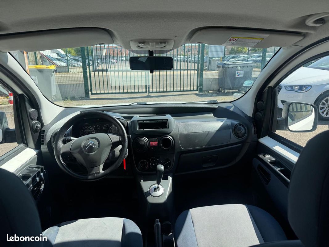 Citroen nemo 1.4 hdi 68cv boite automatique hs en l\'etat 2010 (image 9)
