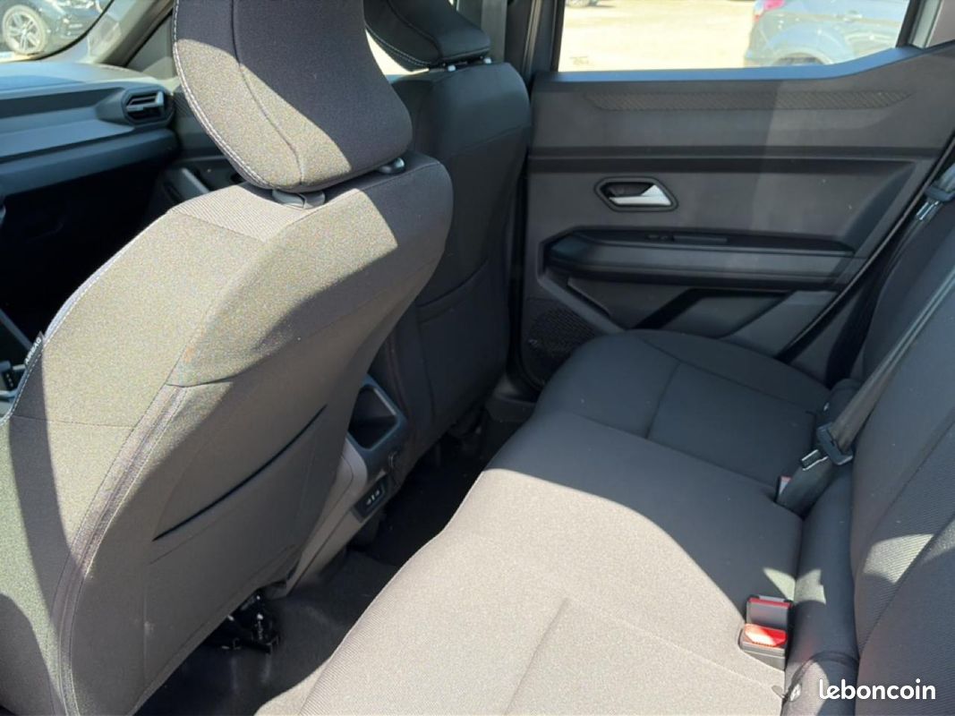 DACIA DUSTER 1.2 hybrid-g 150 expression 4x4 (image 27)