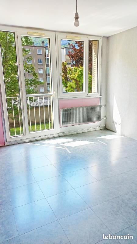 Appartement 3 pièces 65 m² · à Fontaine · 65 m² · 730 €/mois