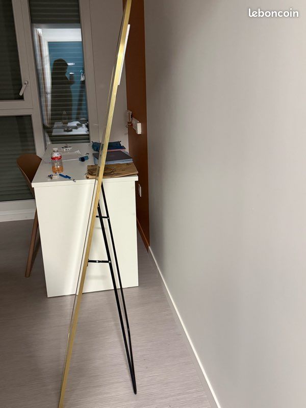 Miroir sur pied arche doré – 147 x 45 cm (image 2)