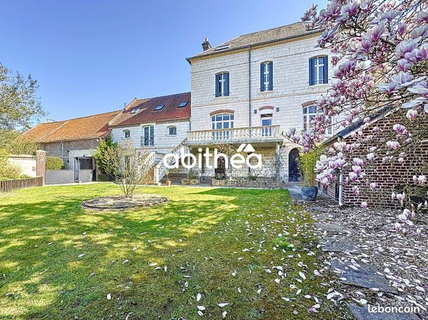 Maison 8 pièces 310 m²