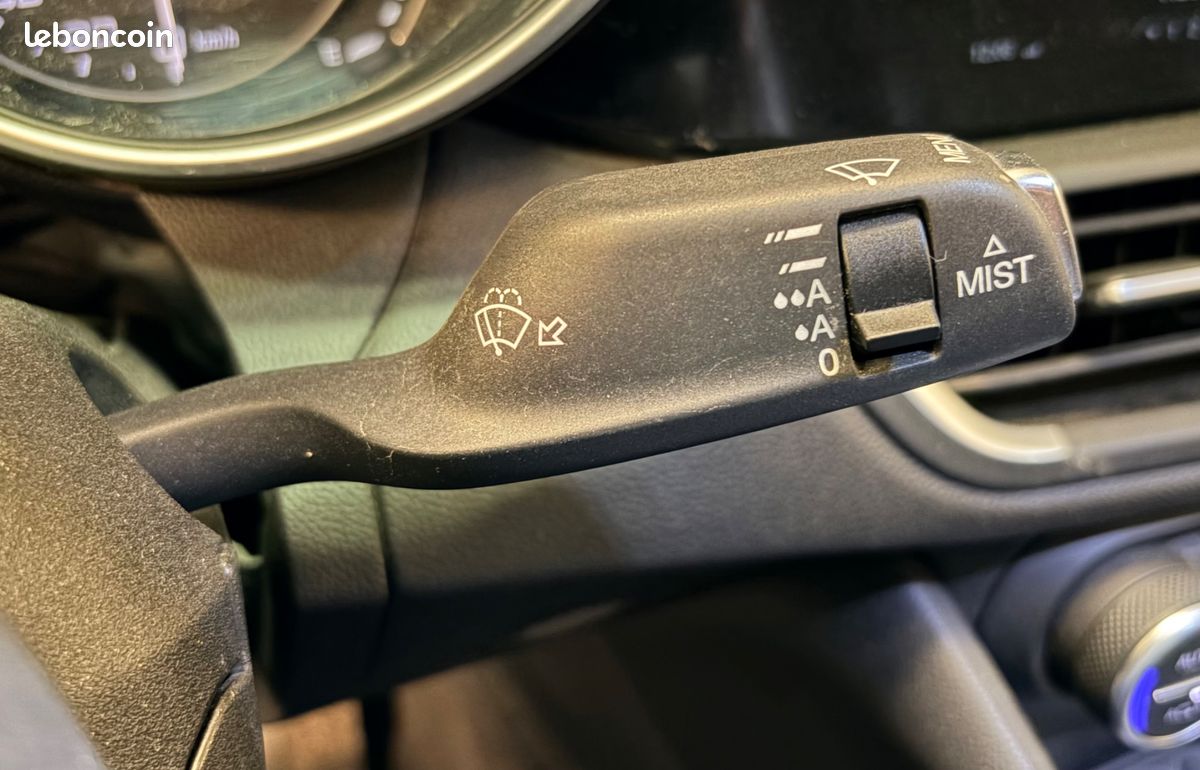 ALFA ROMEO GIULIA 2.2 JTDM 150 CH SUPER BVA + HARMAN KARDON + ATTELAGe (image 24)