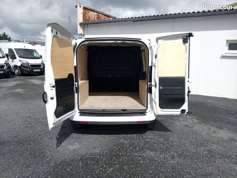Fiat Doblo Cargo 10 825 HT 1.6 Multijet 105ch Pro Lounge 3 Places (image 5)