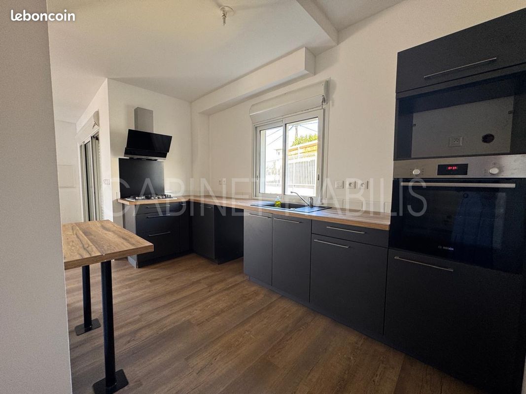 Maison 4 pièces 82 m² · à Petite-Île · 82 m² · 1 300 €/mois