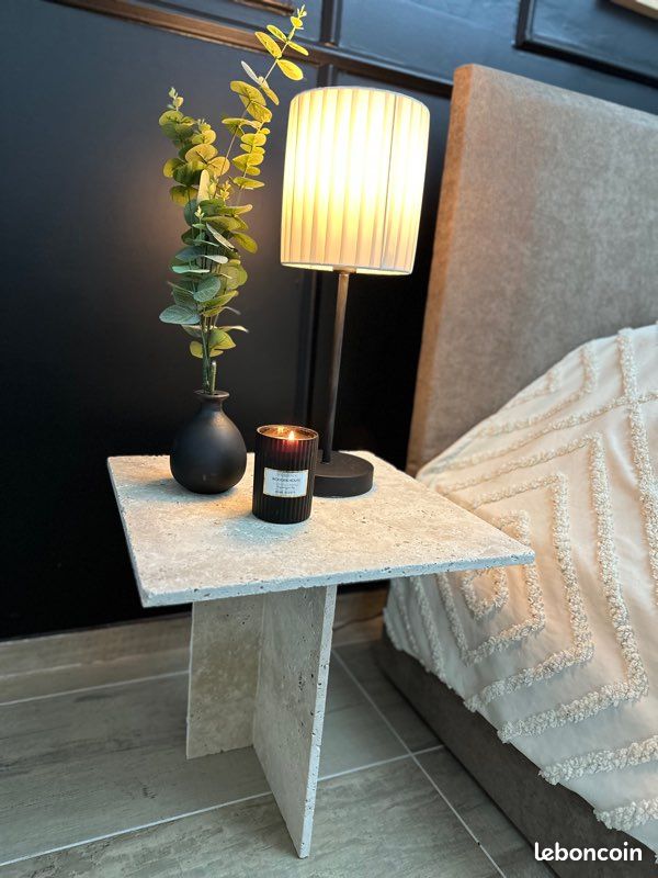 Table de chevet et table basse (image 1)