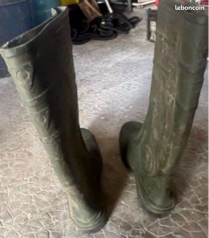 Bottes caoutchouc pêche chasse pointure 44 très bon etat (image 2)