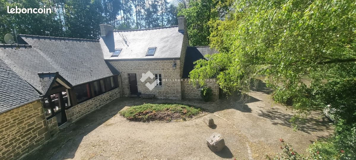 Maison 8 pièces 230 m² · à Plounérin · 230 m² · 462 000 €