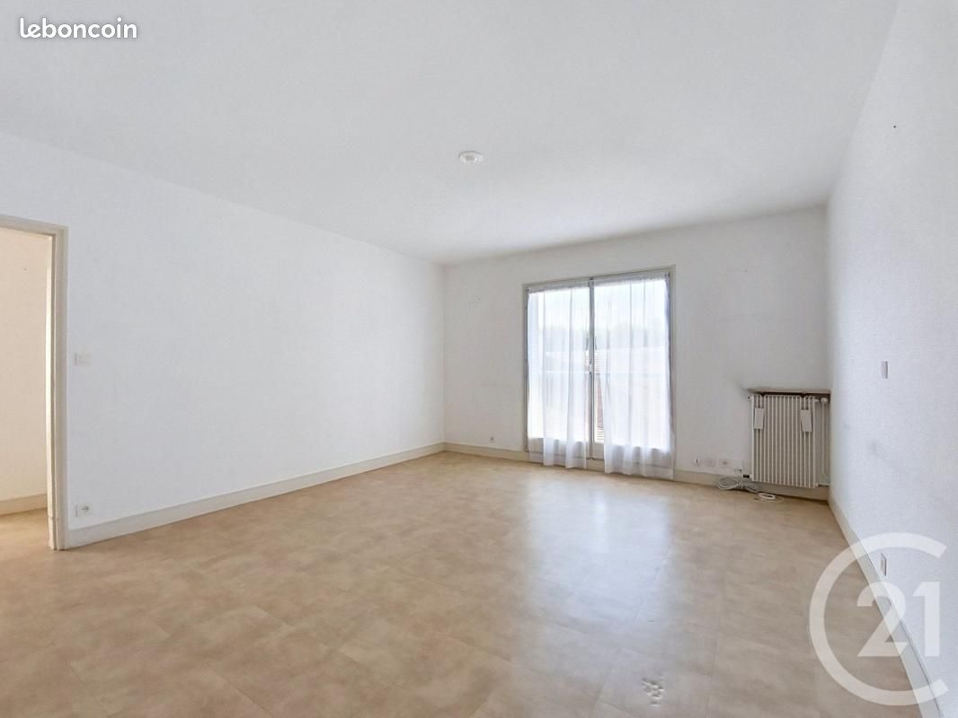 Appartement 3 pièces 77 m² · à Sens · 77 m² · 120 000 €