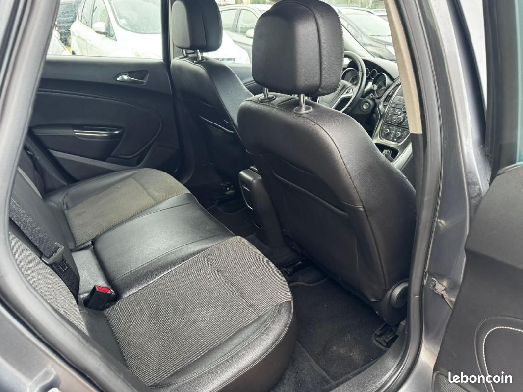 Opel Astra 1.7 CDTI 125 ch FAP Cosmo (image 9)