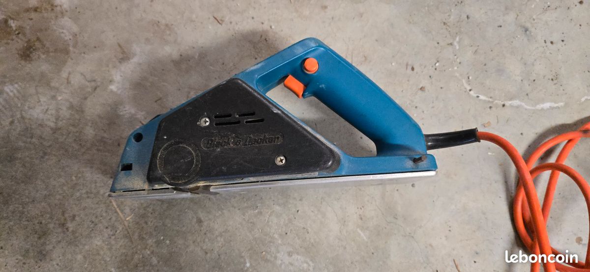 Rabot électrique Black & Decker DN 710 (image 1)