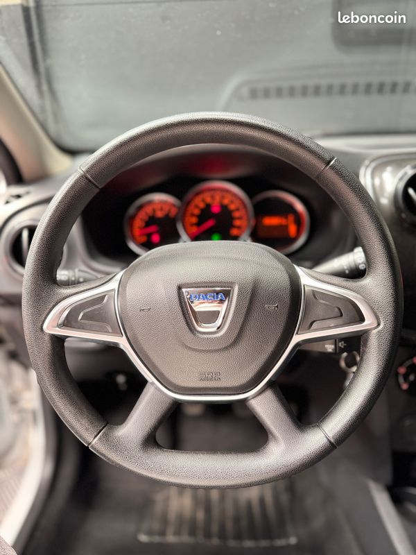 DACIA SANDERO 1.5 DCI 75Ch - AMBIANCE - CLIM - BLUETOOTH - ENTRETIEN CONSTRUCTEUR - GARANTIE 6 MOIS (image 4)