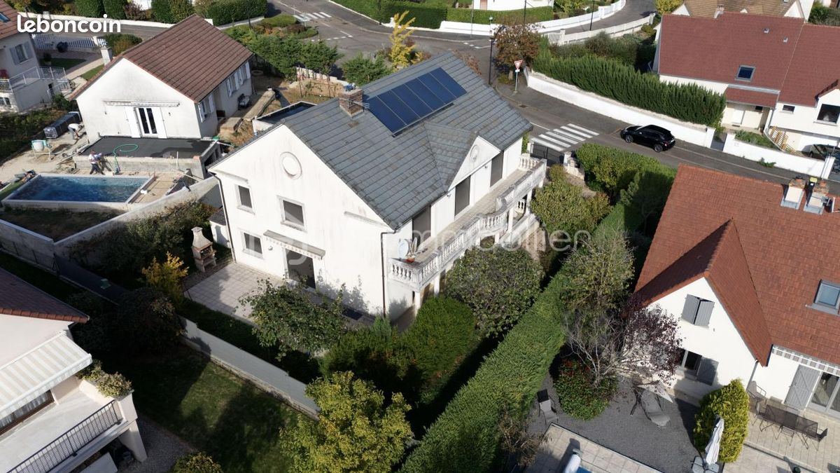 Maison 10 pièces 258 m² · à Daix · 258 m² · 550 000 €