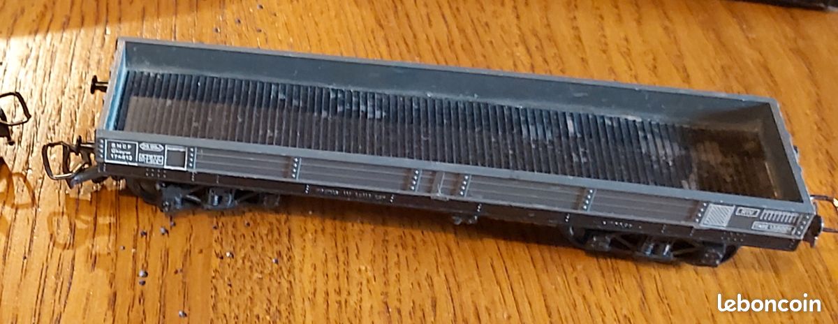 Wagon JOUEF pour train électrique - Modélisme