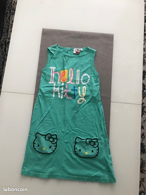 Robe fille de marque Hello Kitty en TBE (image 1)