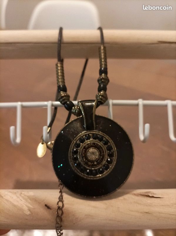 Collier noir avec perles LBMDJ 38 cm (image 1)