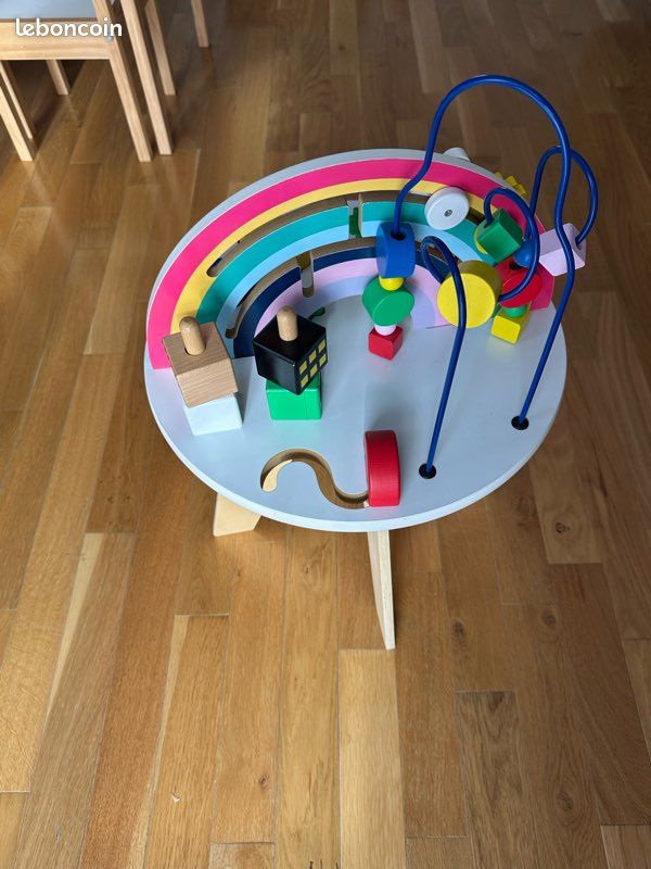Table d’éveil multi-activités en bois — excellent état (image 4)