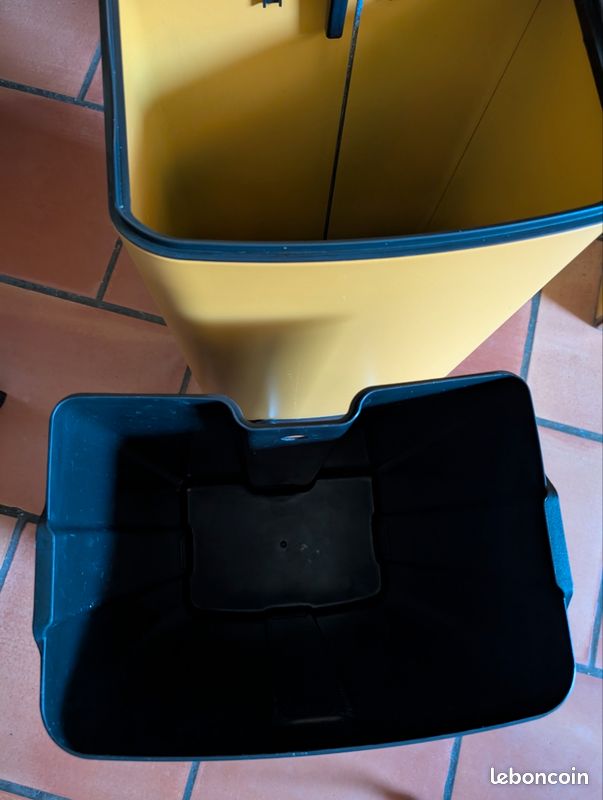 Poubelle cuisine jaune 50 l (image 3)