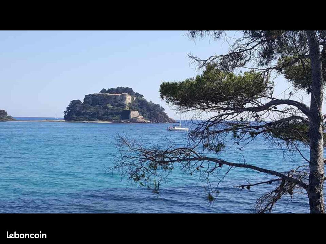 Superbe Studio à 50 m de la plage de Bormes la Faviere (image 17)