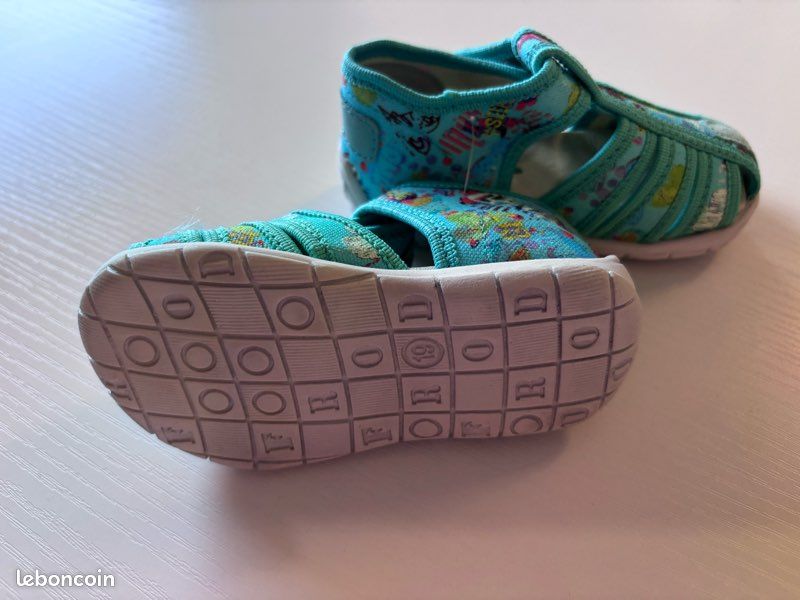 Chaussures bébé fille ou garçon neuf taille 19 (image 4)