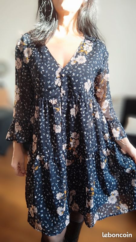 Robe apple bleu marine fleurs NEUVE Teddy Smith 36 38 40 Vêtements