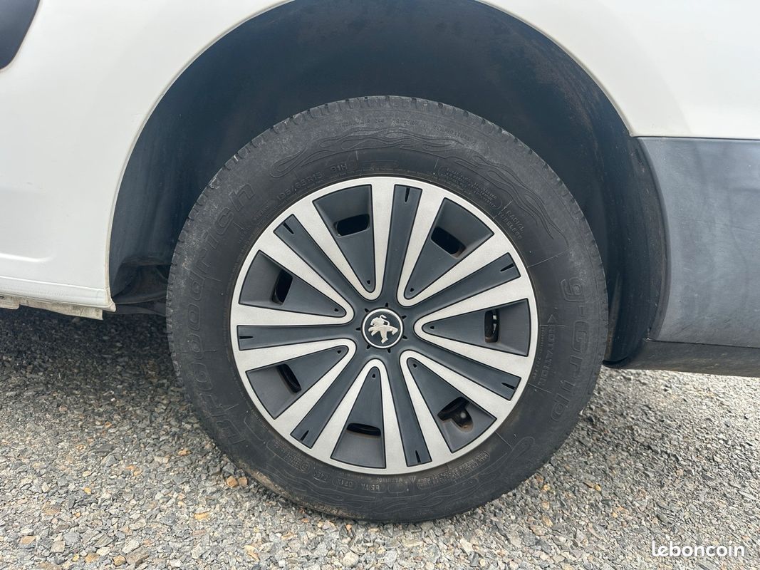 PEUGEOT PARTNER COMBI 1.6 HDI 90 PREMIUm (image 29)