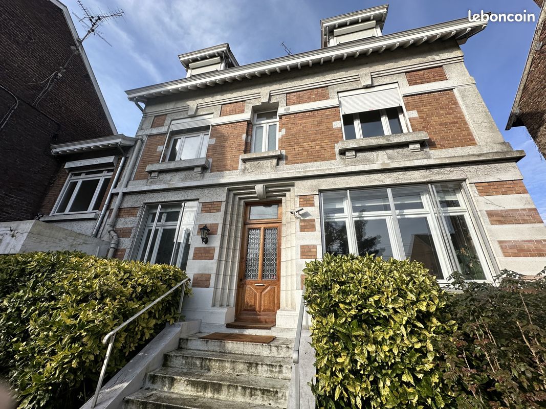 Maison 10 pièces 270 m² · à Valenciennes · 270 m² · 2 400 €/mois