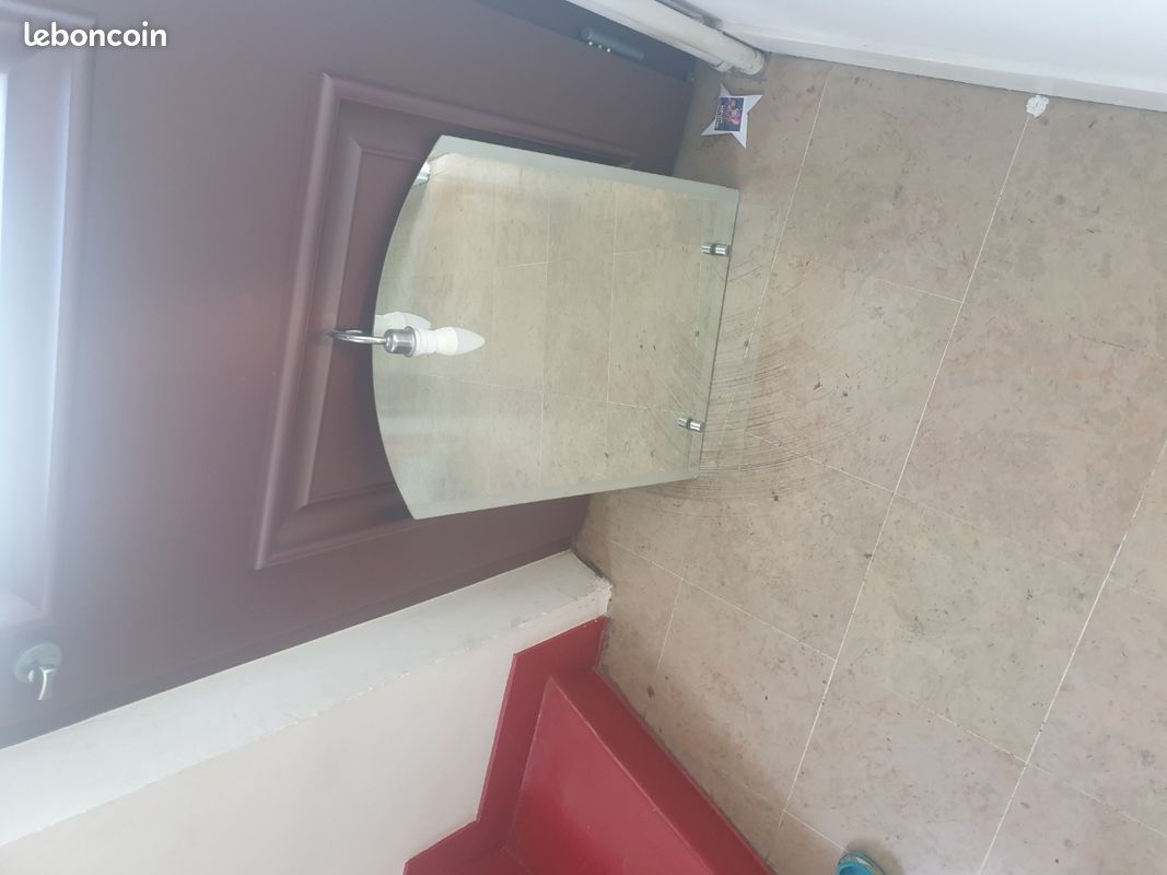 Miroir ancien de salle de bains avec lampe et tablette (image 1)