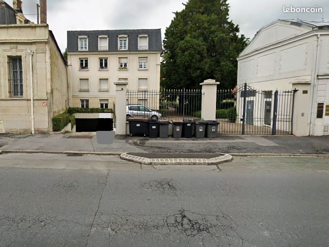 Garage/box Meaux · 54 €