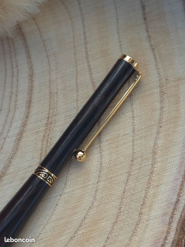Stylo bille artisanal en bois plaqué or 24k (image 4)