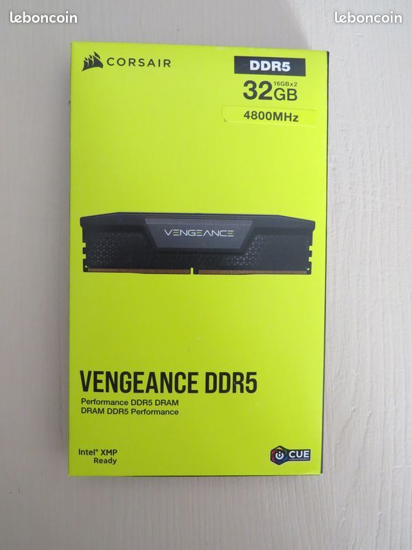 Kit DDR RAM 32Go (2x16Go) CORSAIR VENGEANCE (image 1)
