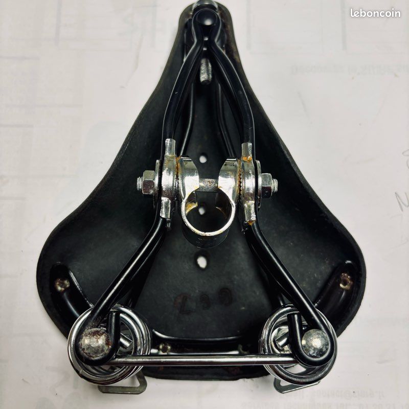 Selle de vélo ancienne hollandaise BROOKS B66 assise cuir et