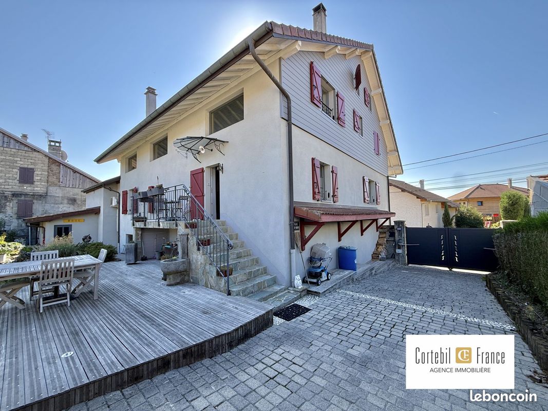 Maison 14 pièces 440 m² · à Arthaz-Pont-Notre-Dame · 440 m² · 1 095 000 €