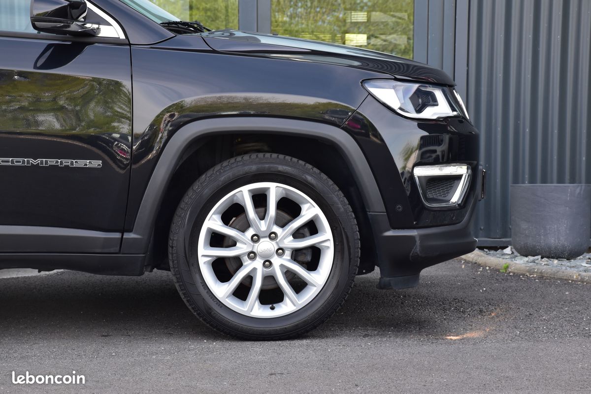 Jeep Compass Limited BVA • 22 000 km • 1ère Main • Pack Hiver (image 8)