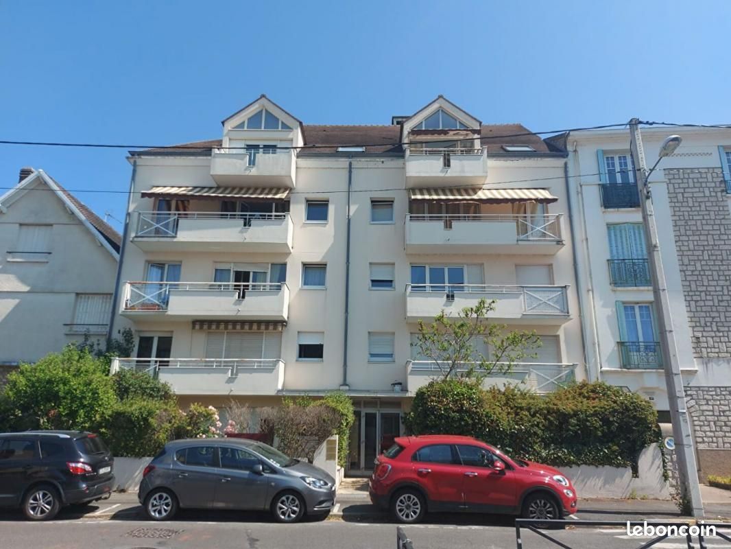 Appartement 1 pièce 27 m² · à Melun · 27 m² · 563 €