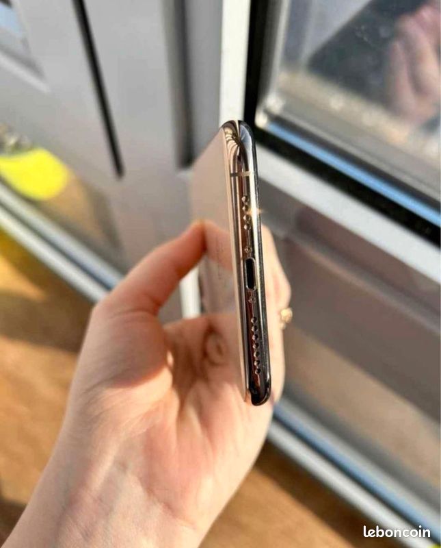 IPhone XS Max (image 4)