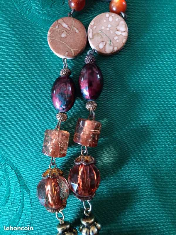 Collier pierres synthétiques (image 3)