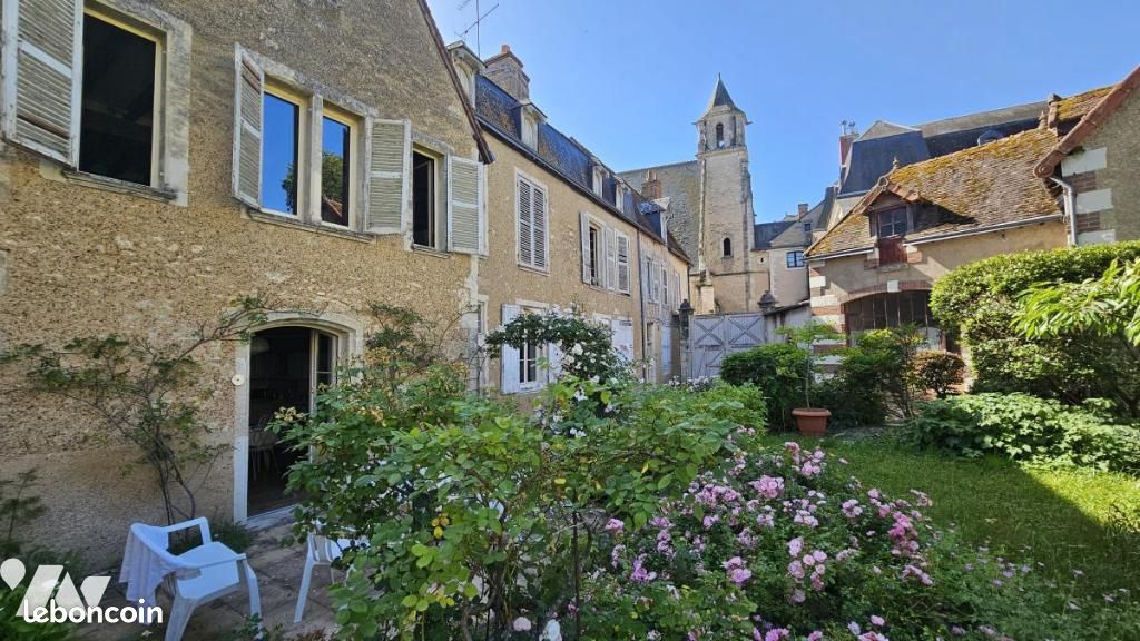Maison 10 pièces 330 m² · à Vendôme · 330 m² · 618 000 €