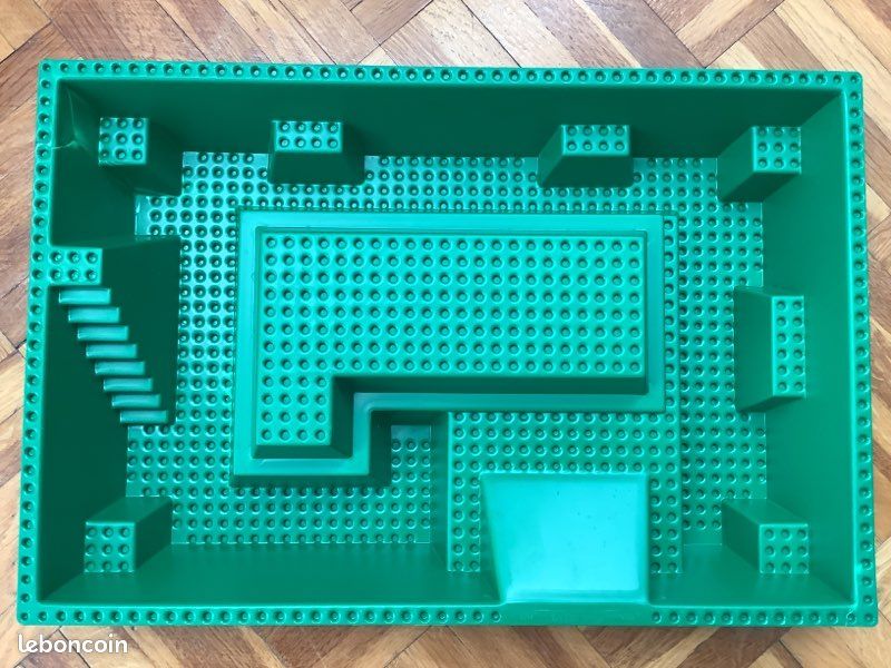 Plaque de base lego issue du set 6090 (image 6)