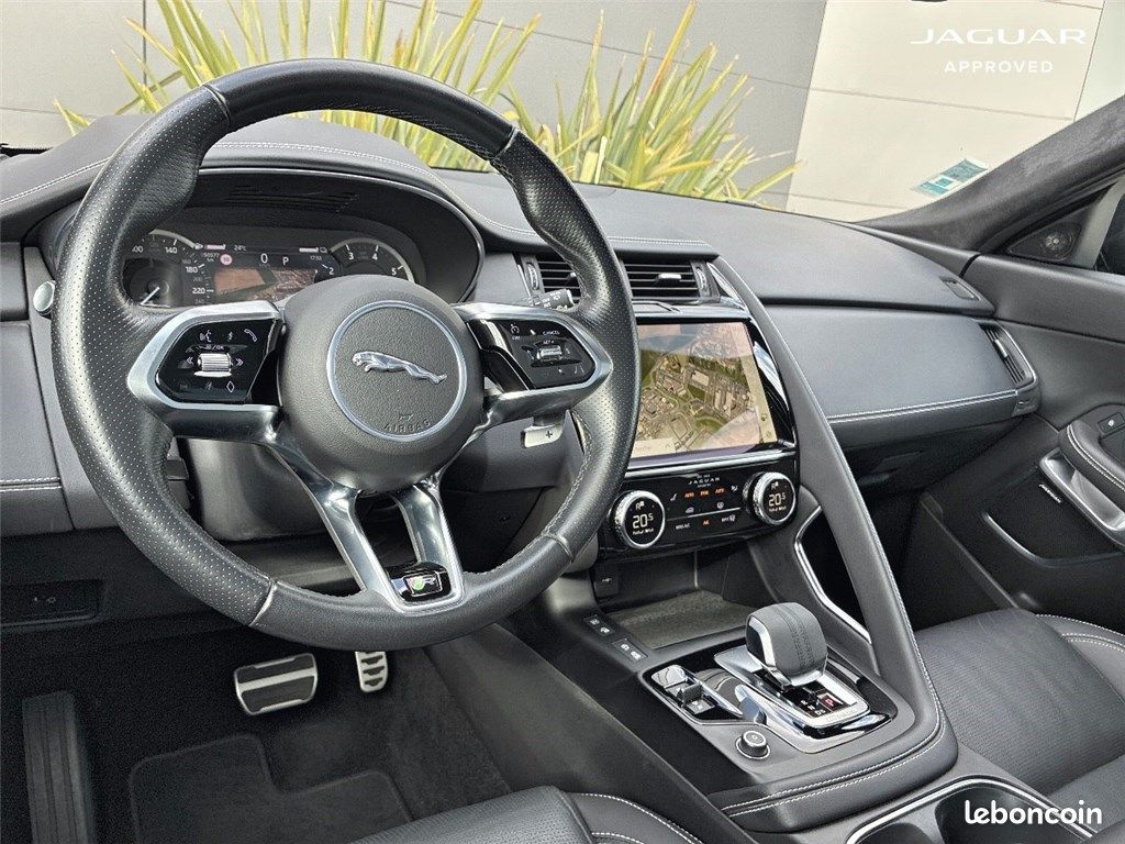 Jaguar E-PACE P300E CH PHEV AWD BVA R-Dynamic SE (image 18)
