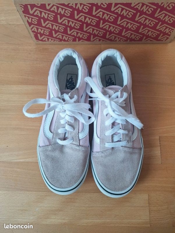 Chaussure Basket Rose Blanc Ou Gris Bleu Couleur Soulier Rose Ou