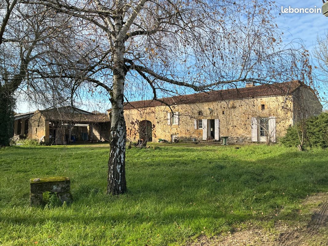 Maison 4 pièces 117 m² · à Lolme · 117 m² · 190 000 €